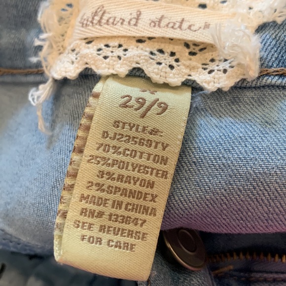 Altar’d State Bell Bottom Flower Light Wash Jeans High Rise 29 - Picture 5 of 7
